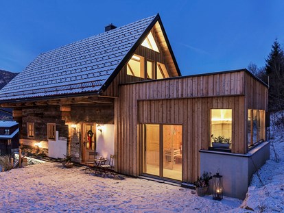 Hundehotel - Umgebungsschwerpunkt: Berg - Steiermark - Bauernhaus im Winter - Ferienhäuser Gerhart