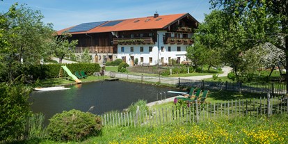 Hundehotel - Umgebungsschwerpunkt: Berg - Bayern - Seimehof: idyllische Alleinlage mit Naturbadeteich, Liegewiesen, Bergblick - Seimehof