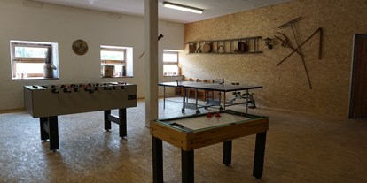 Hundehotel - Umgebungsschwerpunkt: Berg - Bayern - 100 m² Spielmöglichkeiten mit Tischtennis, Kicker, Dart, ... - Seimehof