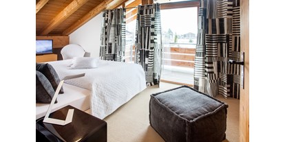 Hundehotel - Umgebungsschwerpunkt: Fluss - Bayern - Schlafzimmer mit Balkon und Bergblick - Das BERGESGRÜN