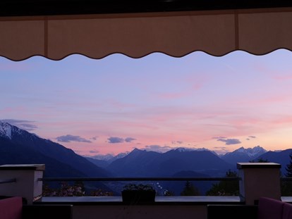 Hundehotel - Sauna - Österreich - Blick von der Terasse, tolle Abendstimmung - Inntalerhof - DAS Panoramahotel