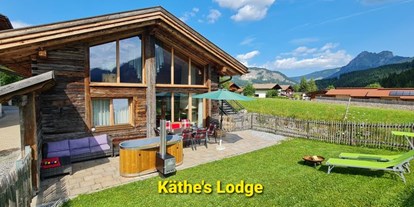 Hundehotel - Balderschwang - Im Sommer mit Outdoor-Badewanne - Braito 's Seaside Lodges und Suites