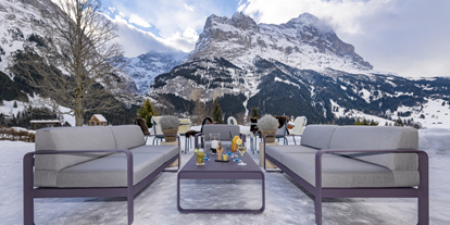 Hundehotel - Doggies: 3 Doggies - Schweiz - Aussenterrasse Winter - Sunstar Hotel Grindelwald - Sunstar Hotel Grindelwald