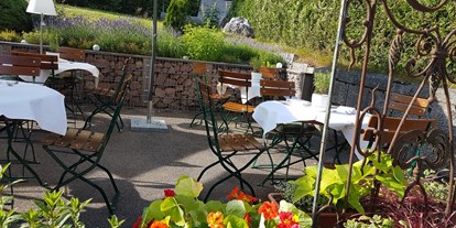Hundehotel - Oberharmersbach - Terrasse Garten - Hotel Restaurant Kniebishöhe