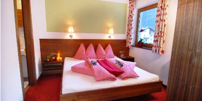 Hundehotel - Sauna - Tiroler Unterland - Schlafzimmre Appartement Hochfeiler - Apart Hotel Austria