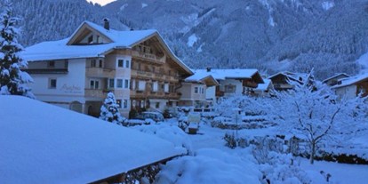 Hundehotel - Sauna - Tiroler Unterland - Blick auf das Apart Hotel Garni Austria im Winter - Apart Hotel Austria