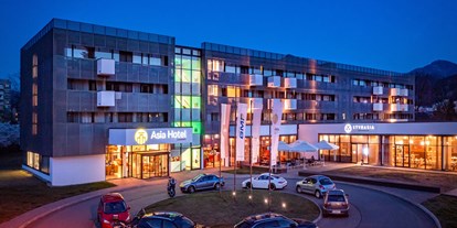 Hundehotel - Pools: Sportbecken - Steiermark - Außenansicht Hotel - Asia Hotel & Spa Leoben