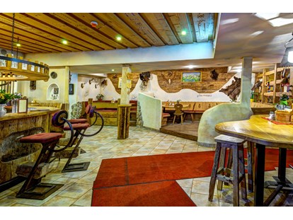 Hundehotel - Umgebungsschwerpunkt: Berg - Pinzgau - Restaurant mit Bar
... ideal um Ihren Urlaubstag ausklingen zu lassen - Berghotel Jaga Alm 