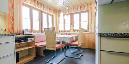 Hundehotel - Admont (Admont) - Küche mit kleinen Esstisch bis 6 Personen  - Haus Tauplitz