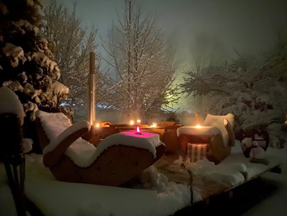 Hundehotel - Hund im Restaurant erlaubt - Österreich - Eine heiße Feuerwanne, gerade im Winter wundervoll - Naturforsthaus 