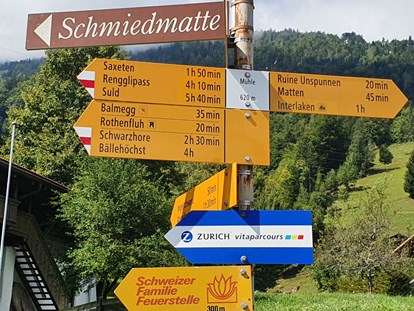 Hundehotel - Umgebungsschwerpunkt: Berg - Schweiz - idealer Ausgangspunkt für zahlreiche Spaziergänge und Wanderungen - Chalet-Gafri BnB - traditionelle Frühstückspension 