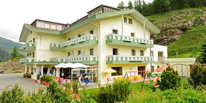 Hundehotel - Umgebungsschwerpunkt: am Land - Trentino-Südtirol - Aussenansicht Reschnerhof - Hotel Reschnerhof