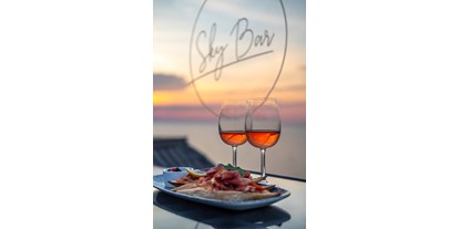 Hundehotel - Umgebungsschwerpunkt: Strand - Sky Bar- taras widokowy na dachu hotelu z pięknymi widokami na zachody słońca. - Max Health Resort Spa