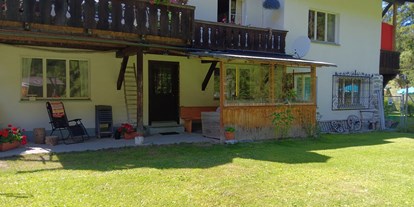 Hundehotel - Backofen - Ferienwohnung im EG mit überdeckter Terrasse und grosser Wiese - Ferienwohnung "In da Brünst"