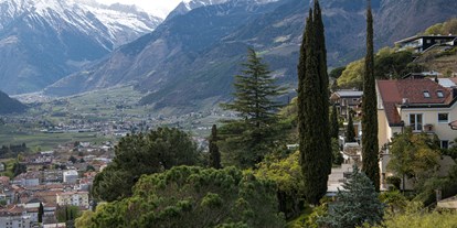 Hundehotel - Adults only - Trentino-Südtirol - Blick auf Villa vom Pulverturm - Villa Hochland