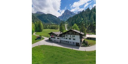 Hundehotel - Umgebungsschwerpunkt: Fluss - Schweiz - Kraftort Simmenfälle - Digital Detox Hotel & Restaurant Simmenfälle 