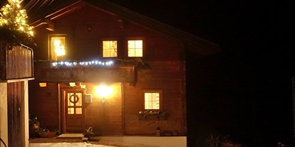 Hundehotel - Schwerpunkt: exklusive Unterkunft - Zu Weihnachten wird unser Haus festlich dekoriert - Almchalet Goldbergleiten | Romantische Berghütte - traumhafte Sonnenlage im Nationalpark Hohe Tauern