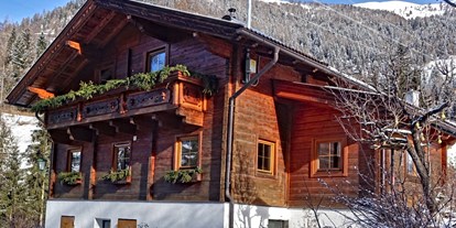 Hundehotel - Balkon - Ein stattliches Haus zum Erholen und Entspannen - Almchalet Goldbergleiten | Romantische Berghütte - traumhafte Sonnenlage im Nationalpark Hohe Tauern