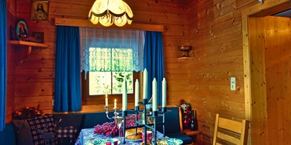 Hundehotel - Unterkunftsart: Chalet - Alte Stube - Almchalet Goldbergleiten | Romantische Berghütte - traumhafte Sonnenlage im Nationalpark Hohe Tauern