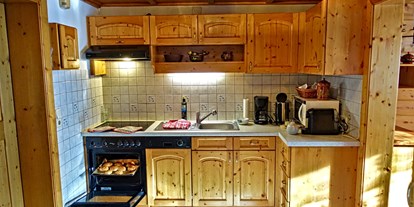 Hundehotel - Schwerpunkt: exklusive Unterkunft - Perfekt ausgestattete Landhausküche - Almchalet Goldbergleiten | Romantische Berghütte - traumhafte Sonnenlage im Nationalpark Hohe Tauern