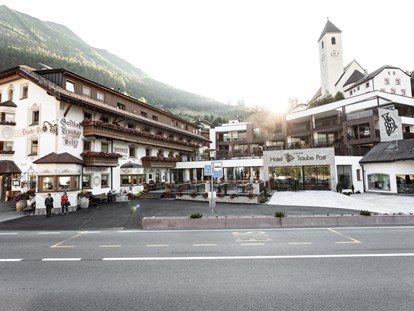 Hundehotel - Umgebungsschwerpunkt: See - Trentino-Südtirol - Aktiv- und Wellnesshotel Traube Post in Graun - Aktiv und Wellnesshotel Traube Post