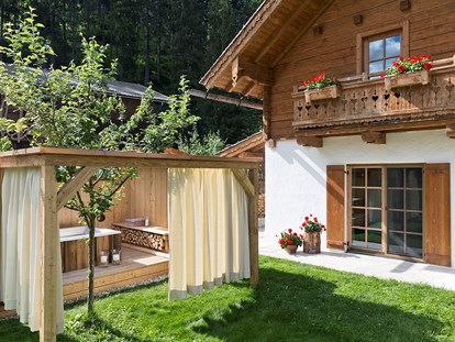 Hundehotel - Flachau - Chalet mit eigener Außenbadewanne - Feriendorf Holzleb'n