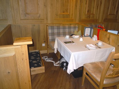 Hundehotel - Sauna - unser Tisch im Speiseraum - Bergresort Seefeld