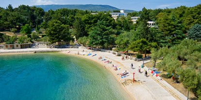 Hundehotel - Umgebungsschwerpunkt: Strand - Kroatien - Strand des Hotels Kimen. - Hotel Kimen