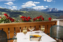 Auf vier Pfoten durch die Dolomiten … im Sonnenhotel Adler in Südtirol - hundehotel.info