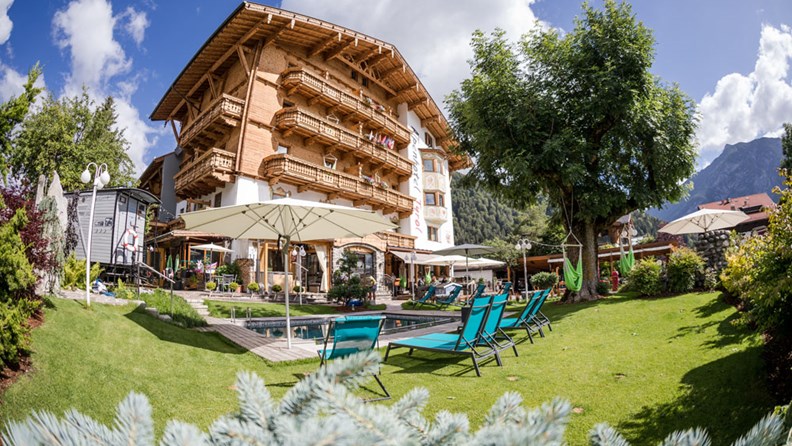 Hotel des Monats September: Alpenhotel Tyrol in Pertisau am Achensee - hundehotel.info