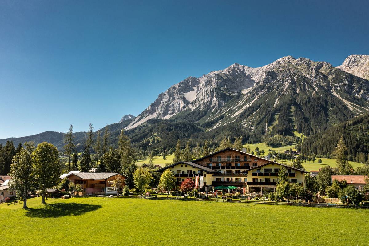 Das Almfrieden Hotel & Romantikchalet liebt Fellnasen! - hundehotel.info