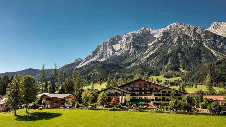 Das Almfrieden Hotel & Romantikchalet liebt Fellnasen! - hundehotel.info