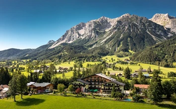 Hotel des Monats Juni: Hotel & Romantikchalet Almfrieden in Ramsau am Dachstein - hundehotel.info