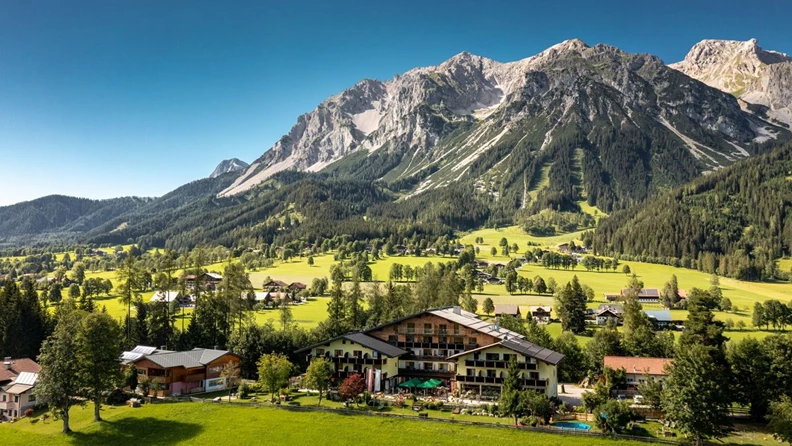 Hotel des Monats Juni: Hotel & Romantikchalet Almfrieden in Ramsau am Dachstein - hundehotel.info