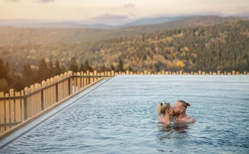 Goldene Wellnessmomente im Hunderesort Waldeck - hundehotel.info