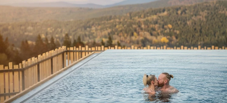 Goldene Wellnessmomente im Hunderesort Waldeck - hundehotel.info