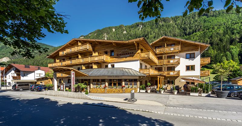 Hotel Riederhof: Tirols erstes Hundehotel mit WOW-Faktor - hundehotel.info