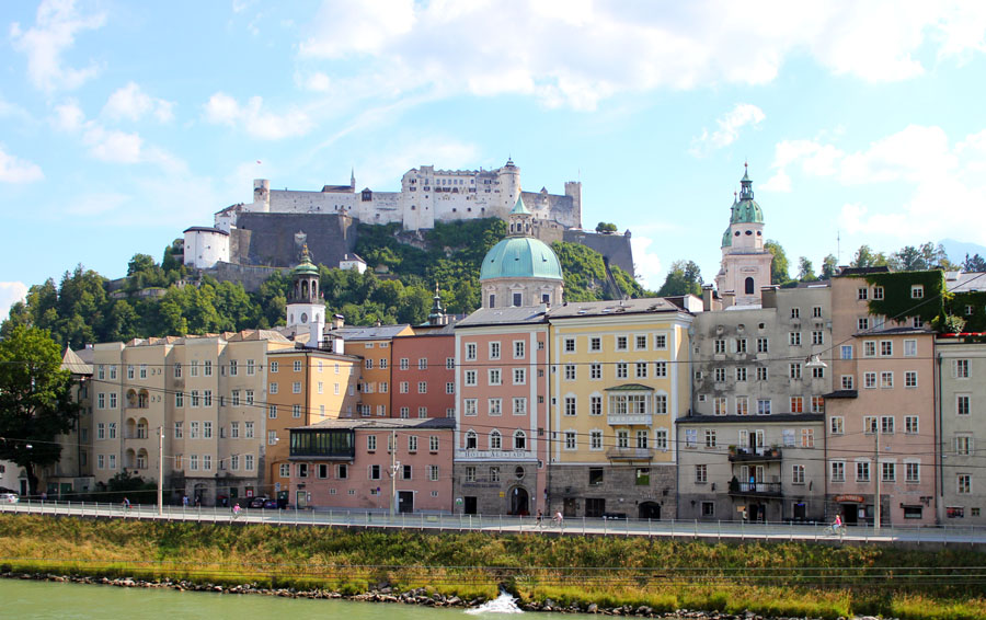 Hundehalter aufgepasst! Urlaub in Salzburg gewinnen – mit Frühstück im Bett! - hundehotel.info