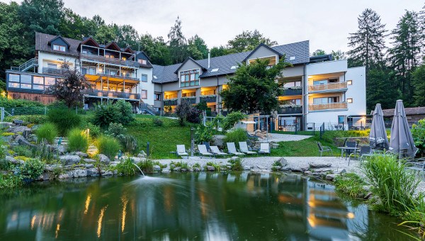Natur-Hunde-Hotel Bergfried in Rötz, Bayern