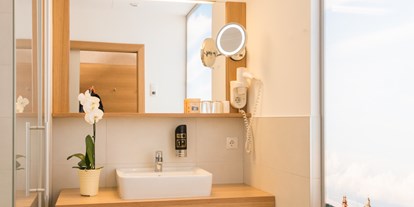 Hundehotel - Klassifizierung: 4 Sterne - Leiben - Das Bad im Komfort Zimmer individuell gestaltet - Hotel & Restaurant Donauhof