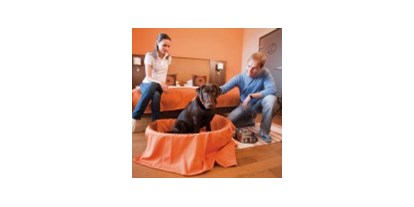 Hundehotel - Trink-/Fressnapf: im Zimmer - Kühwiesen - HundeHotel Larimar - Hotel & Spa Larimar****S