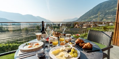 Hundehotel - Pools: Außenpool beheizt - Südtirol - Frühstück mit Aussicht - Hotel & Residence Der Heinrichshof
