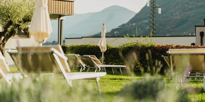 Hundehotel - Unterkunftsart: Hotel - St. Leonhard (Trentino-Südtirol) - Liegewiese - Hotel & Residence Der Heinrichshof