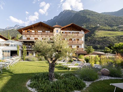 Hundehotel - Pools: Außenpool beheizt - Dorf Tirol - Hotel & Residence Der Heinrichshof