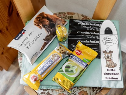 Hundehotel - Verpflegung: Frühstück - Davos Wiesen - und Gudelies für die Vierbeiner - Hotel Gravas Lodge