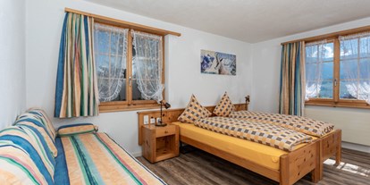 Hundehotel - Schweiz - Grosse Zimmer mit Balkon - Hotel Gravas Lodge