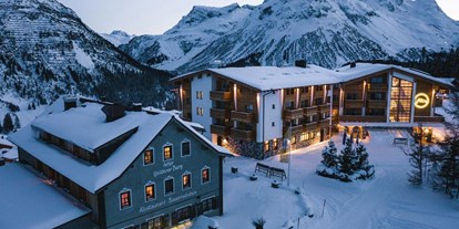 Hundehotel - Umgebungsschwerpunkt: Berg - Arlberg - Hotel Goldener Berg im Winter - Boutique Hotel Goldener Berg