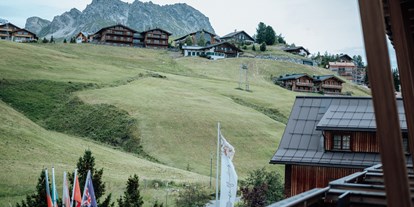 Hundehotel - Umgebungsschwerpunkt: Berg - Arlberg - Ausblick vom ZImmer - Boutique Hotel Goldener Berg