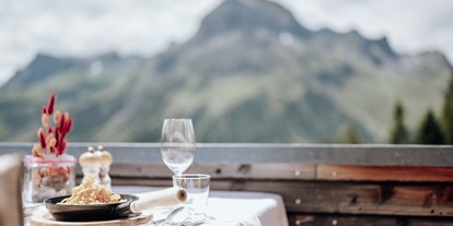 Hundehotel - Umgebungsschwerpunkt: Berg - Balderschwang - Kulinarik mit Ausblick - Hotel Goldener Berg - Your Mountain Selfcare Resort