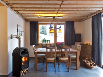 Hundehotel - Umgebungsschwerpunkt: Berg - Weißenbach (Haus) - Wohnküche im Ferienhaus - Ferienhäuser Gerhart